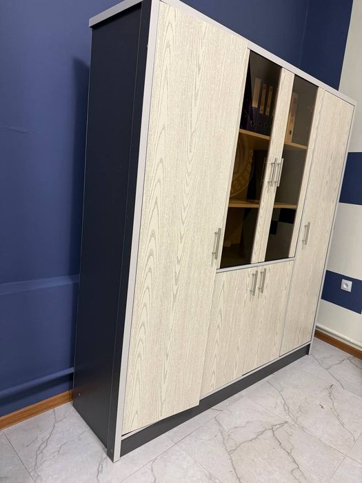 Красивая современная офисная мебель