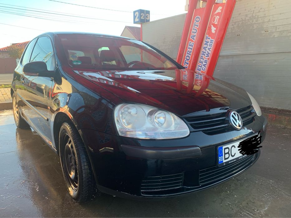 Golf 5 in stare buna in 2 portiere