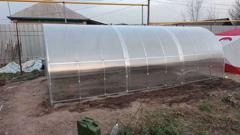 Теплица усиленная, оцинкованный каркас - надежная, с поликарбонатом