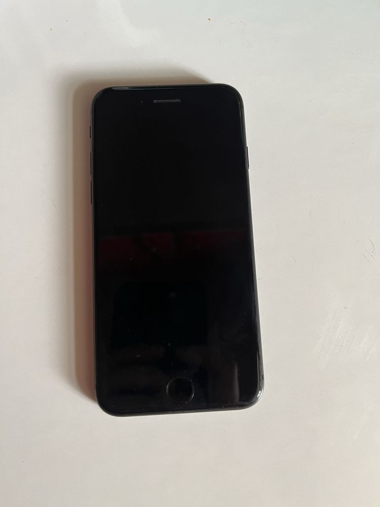 Продам Iphone 8!