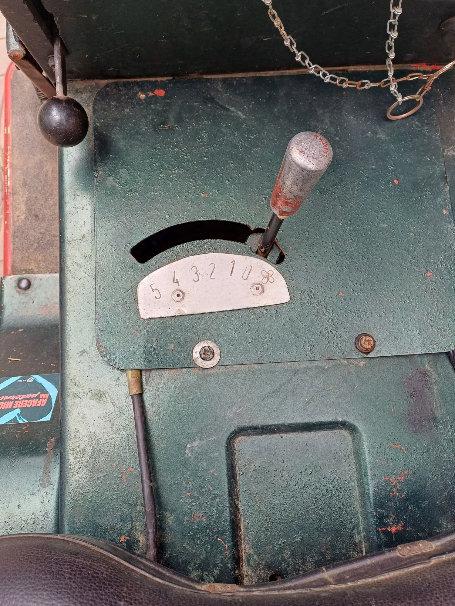 Tractoras gazon 15 cai