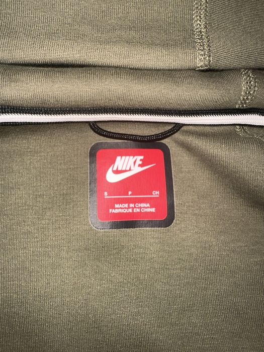 Nike tech olive green(original)