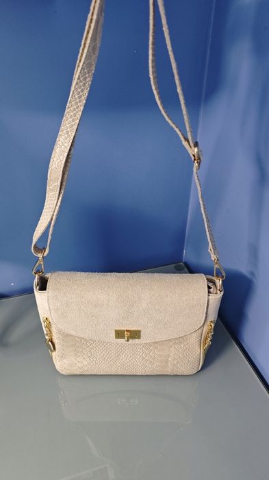 Дамска чанта (цвят бежов)