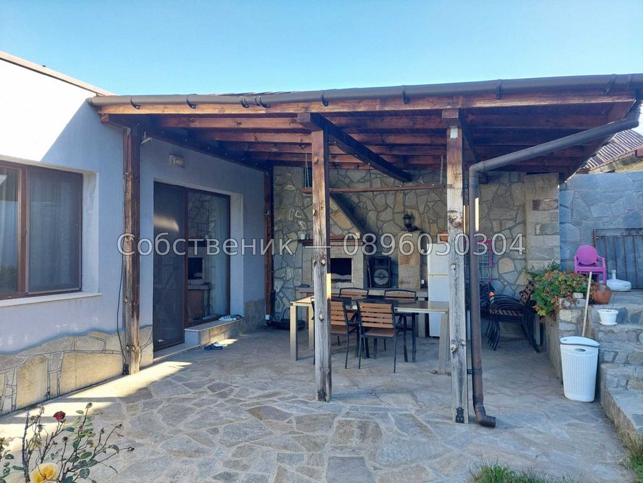 Уютна къща в с. Брестовица – в подножието на Родопите