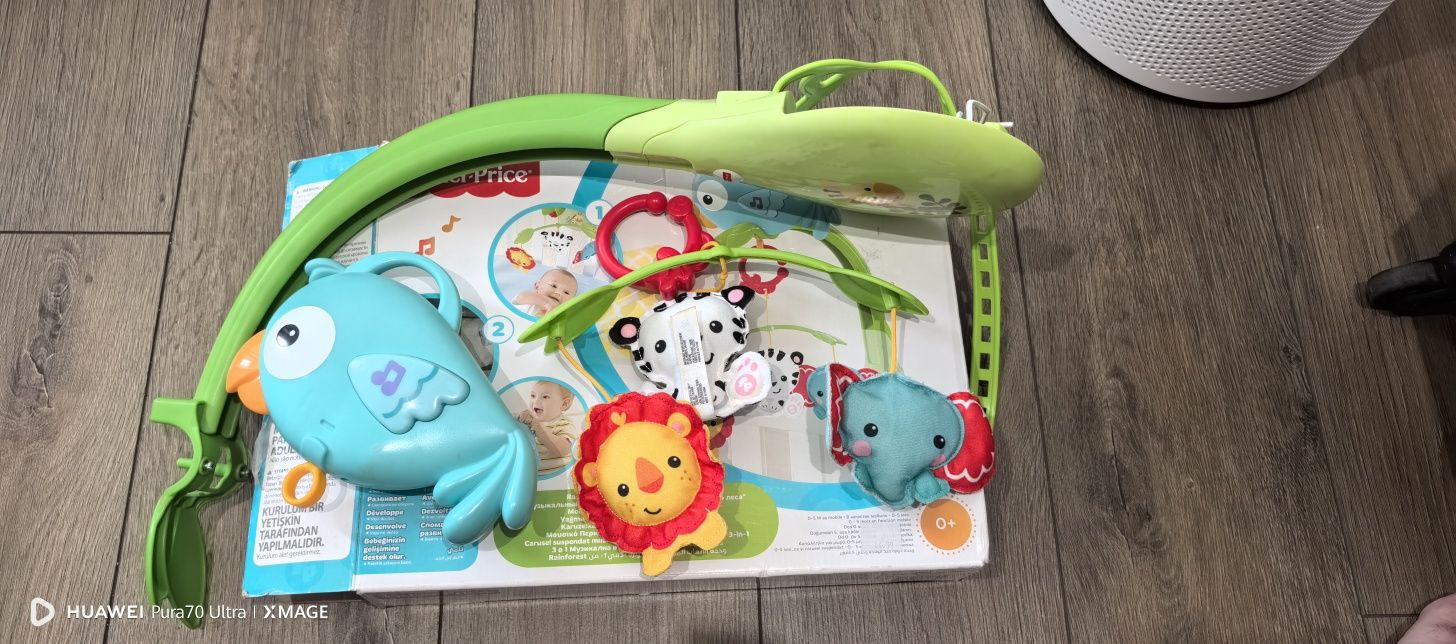Музикална играчка за кошара и количка на Fisher price.