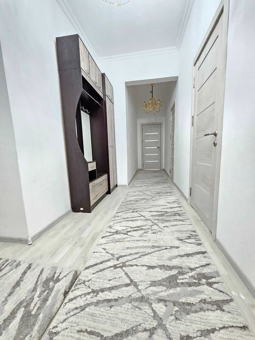 Срочно продается 3х комнатная квартира на Сер-ом районе. Янги Дархон.