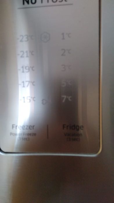 Frigider samsung nou