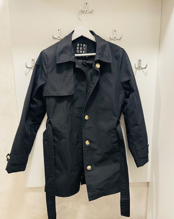 Street One
Trench-coat