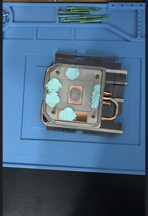 Xbox series s defect( cred ca are un scurt placa de baza) (fara sursa)