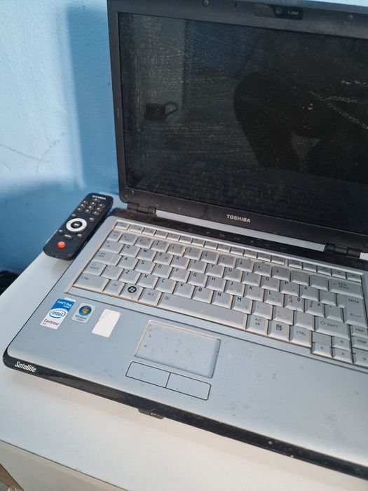 Vand leptop TOSHIBA