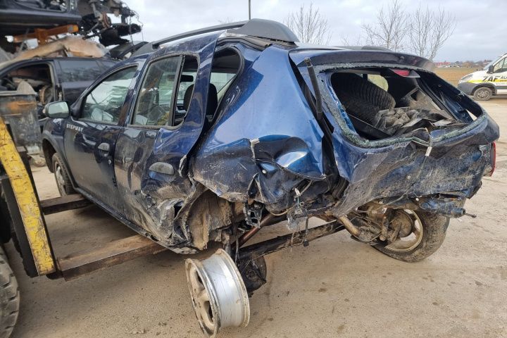 Dezmembrez Dacia Sandero 2 stepway facelift motor 1.5dci 90cp k9k 626 dezmembrari aripa spate cutie de viteze oglinda