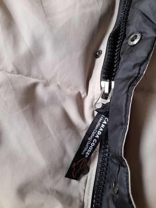 CANADA GOOSE мъжки елек L размер.