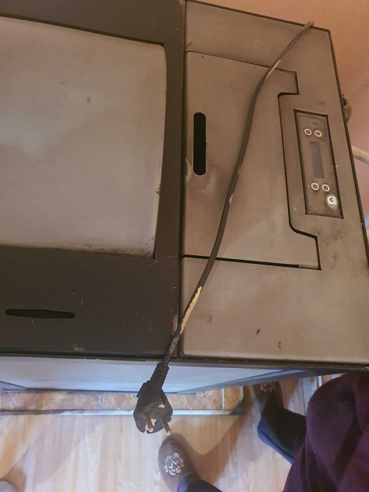 Камина  на пилети "Прити" 25кв  с ,втора употреба с водна риза.