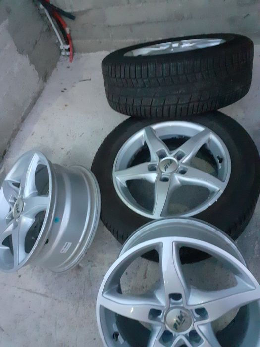 Vând jante BMW pe 16 și 2 anvelope 225 55 16