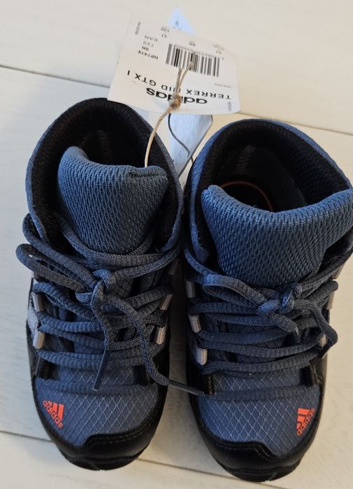 Adidas детски боти