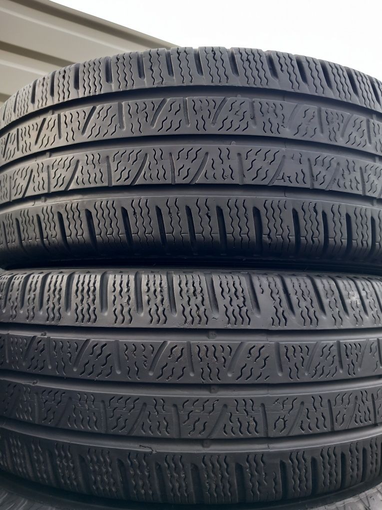 2 anvelope 235/65r16c marca Pirelli preț 250 lei bucata