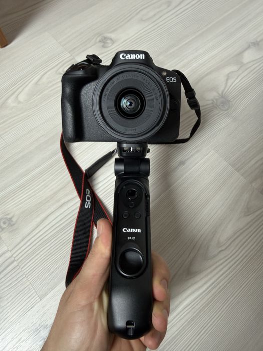 Camera Canon EOS R50