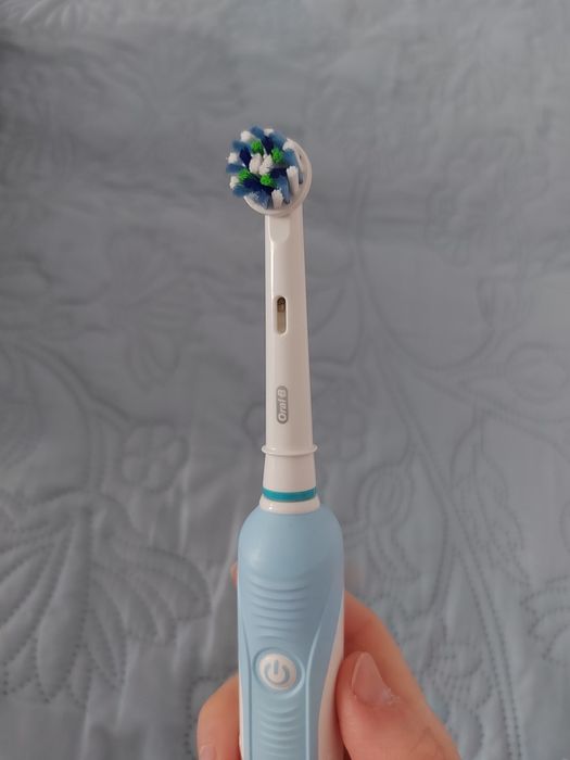 Periuta electrica Oral-B PRO 500 Cross Action