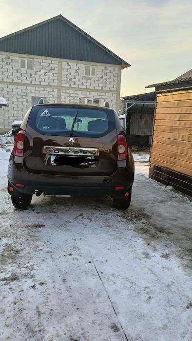 Продаю машину Renault duster 2015 года