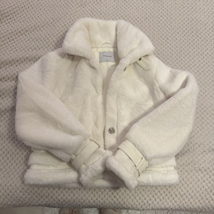 Бяло Пухино яке