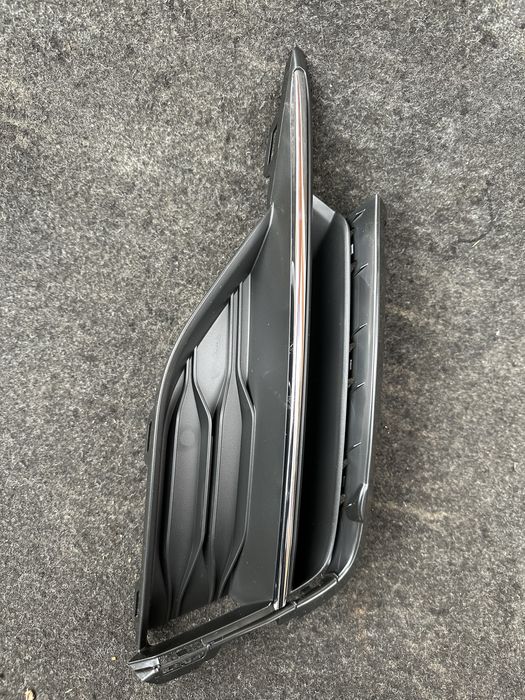 Grilă stânga bara față vw golf 7.cod:5g0853665.q.