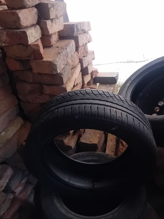 Vând  anvelope  pe 225 pe 50 pe 17 r