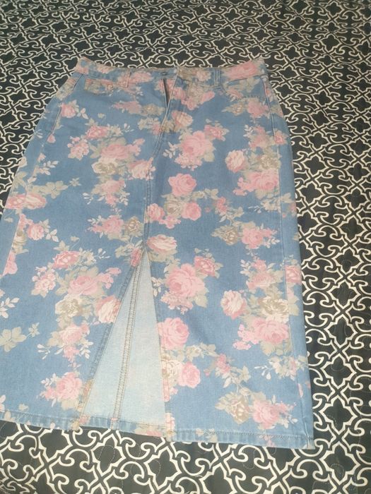 Fustă marimea M nouă