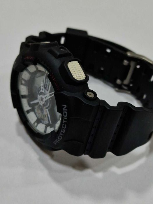 Часовник G-Shock GA-110BW