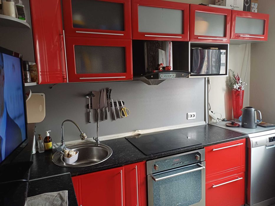 Кухонный гарнир цвет красный