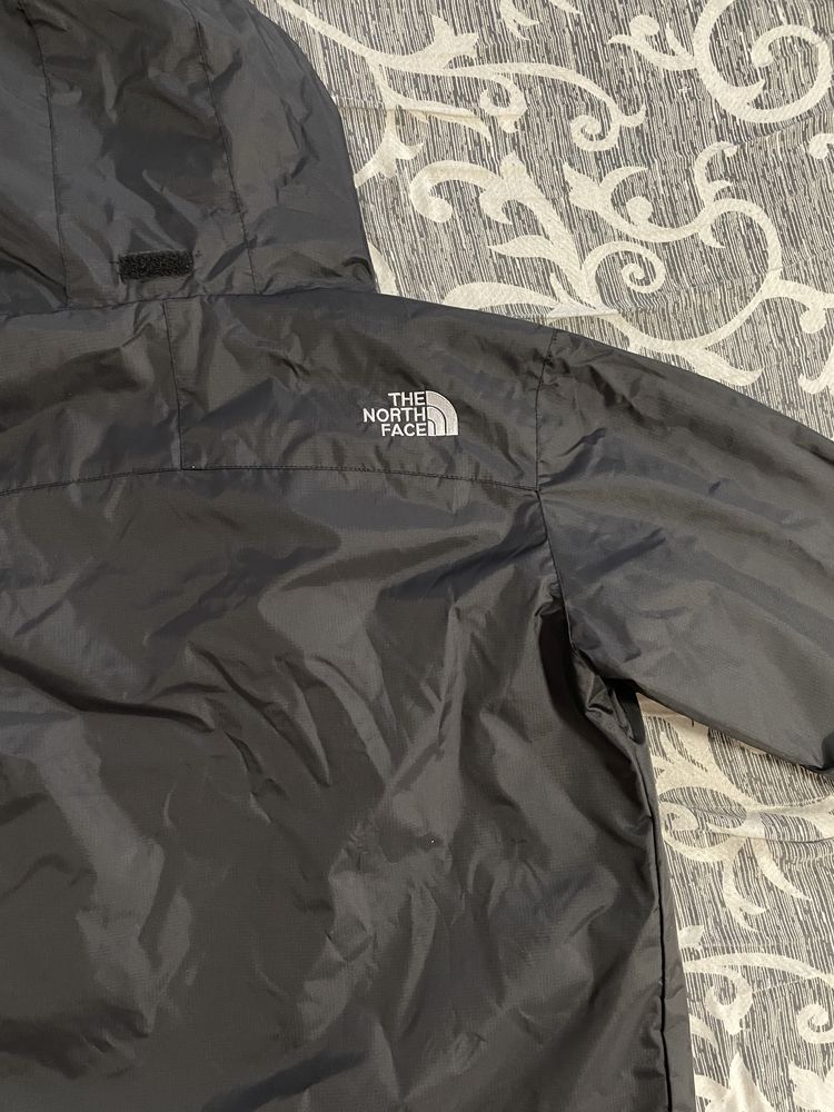 Geaca anti-vant the north face