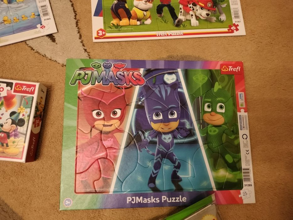 De vânzare puzzle-uri