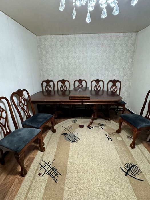 стол и 8 стульями, натуральныйдеревоДлина стол 2.500,3500, ширина 120