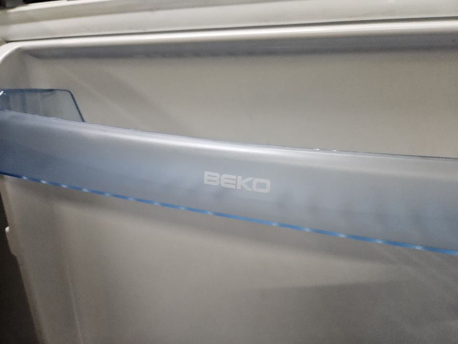 хладилник BEKO с камера