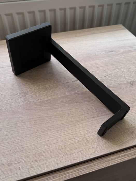 3Д принтирана стойка за слушалки