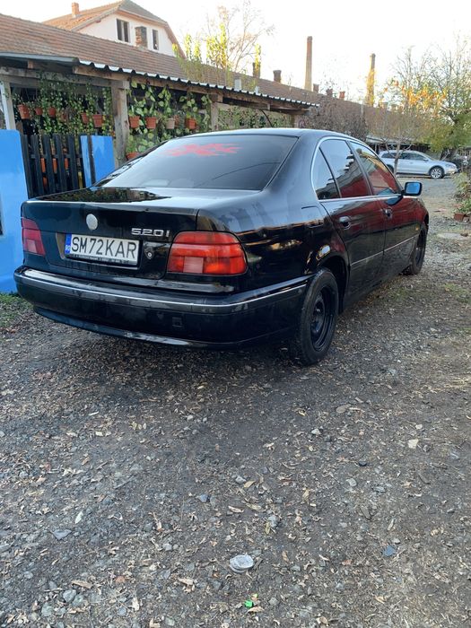 Vand sau schimb 520i