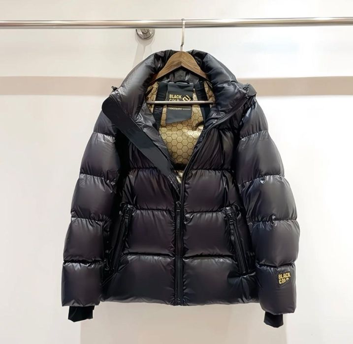 Зимняя куртка с капюшоном