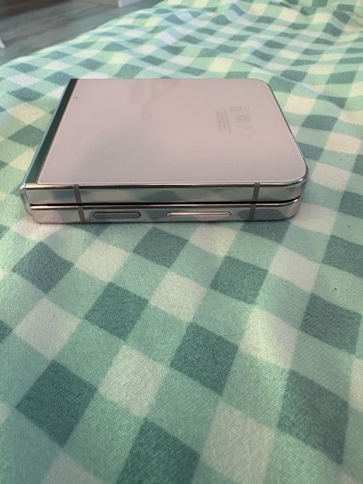 Samsung galaxy Z flip5