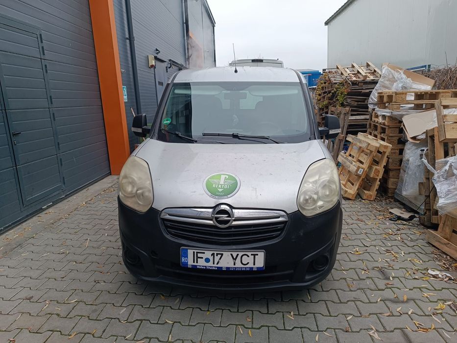 Opel Combo 1.6 d, cutie automata