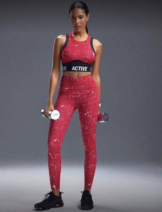 Дамски спортен сет