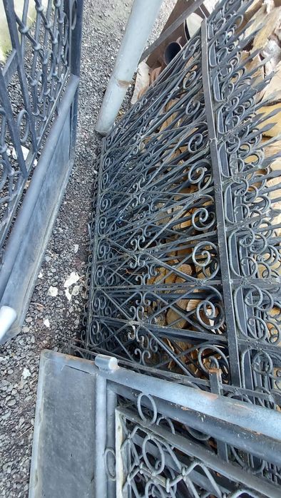 Vând gard și poarta