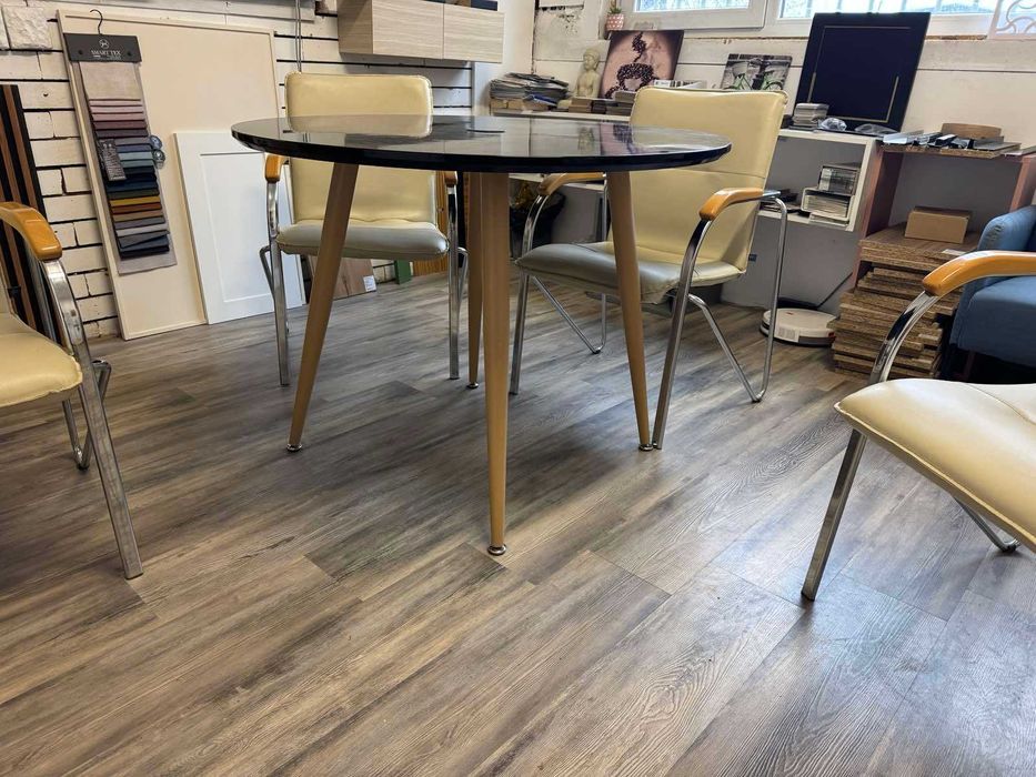 Кръгла маса и 4 стола