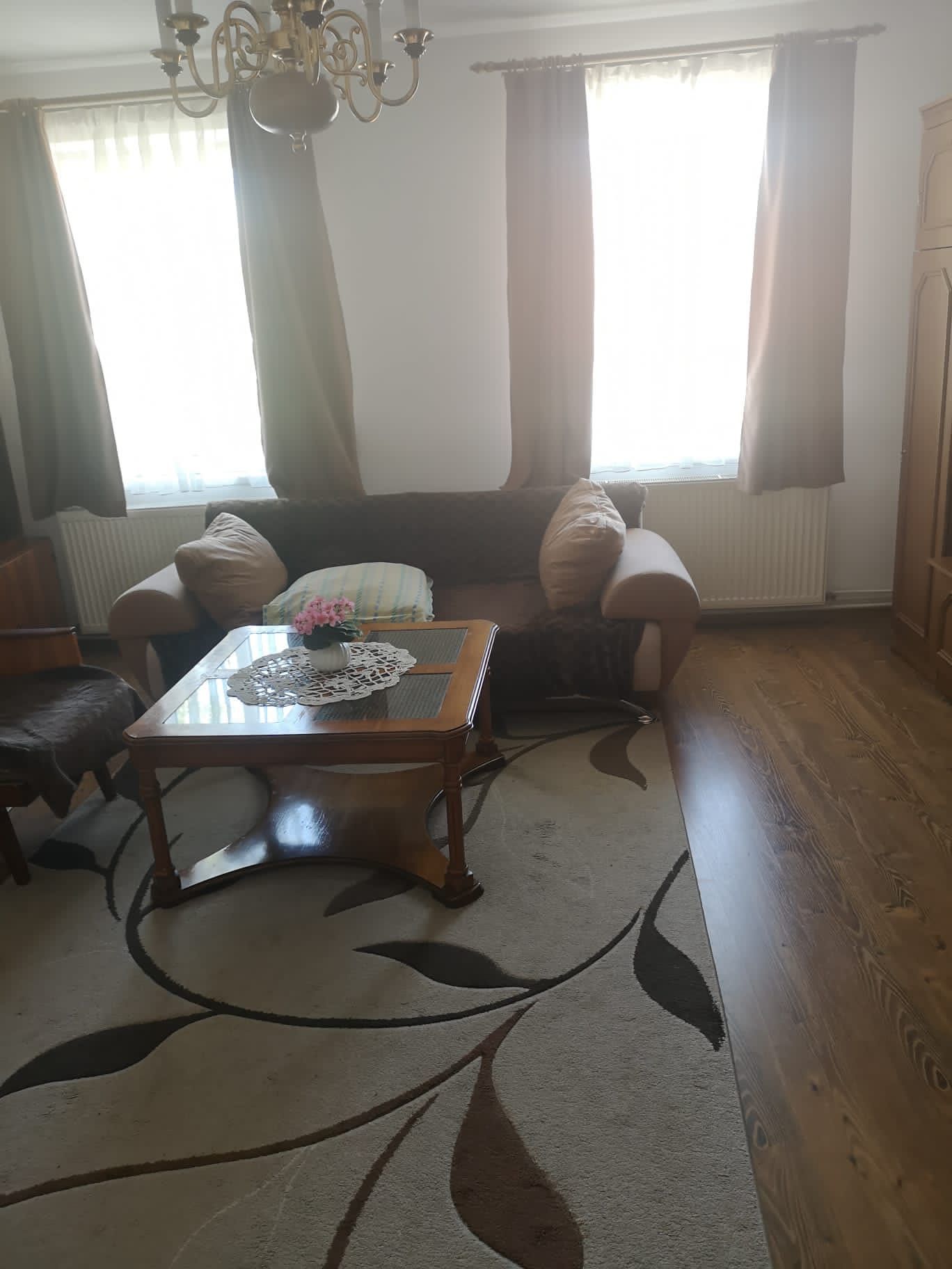 Vand apartament 5 camere la casa