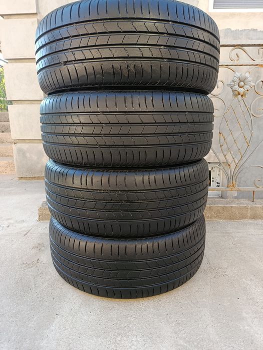 215_55_R17 Kumho 4 ta