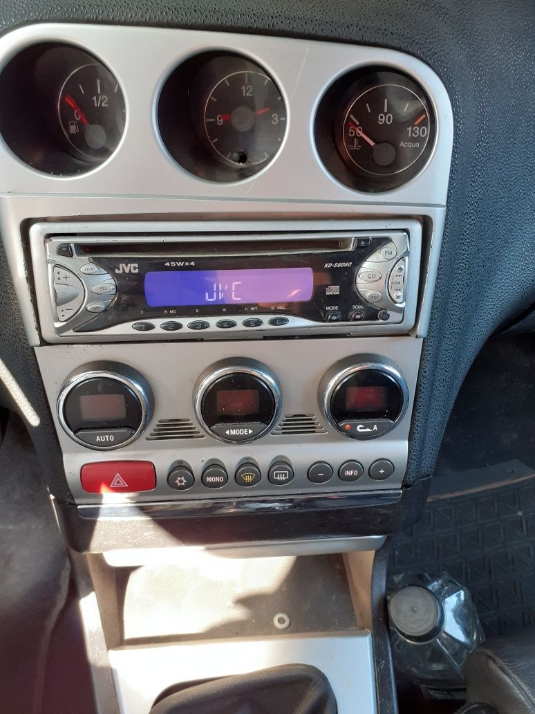 mp 3 player jvc cd,aux si radio stare exlentă de fuctionare