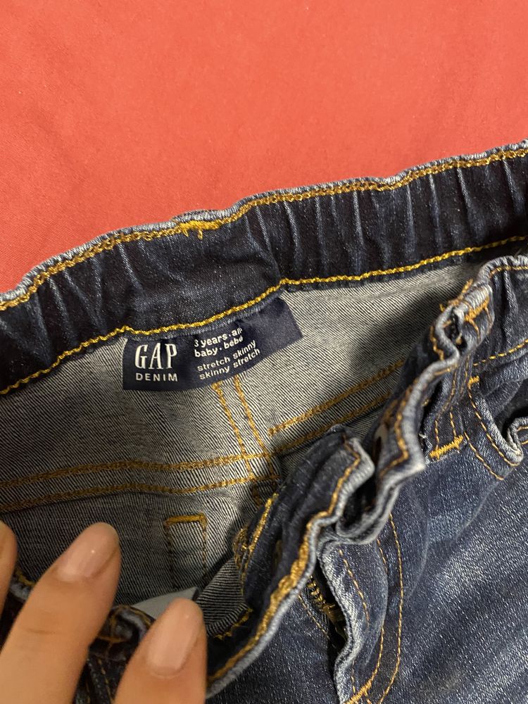 Pantaloni blugi GAP 3 ani