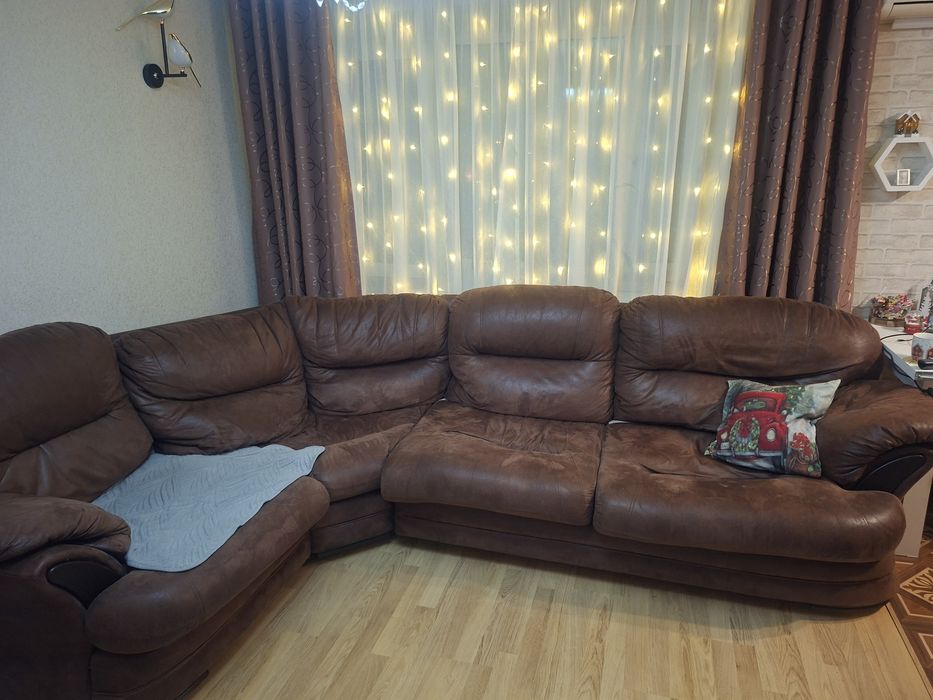 Отдам даром диван угловой