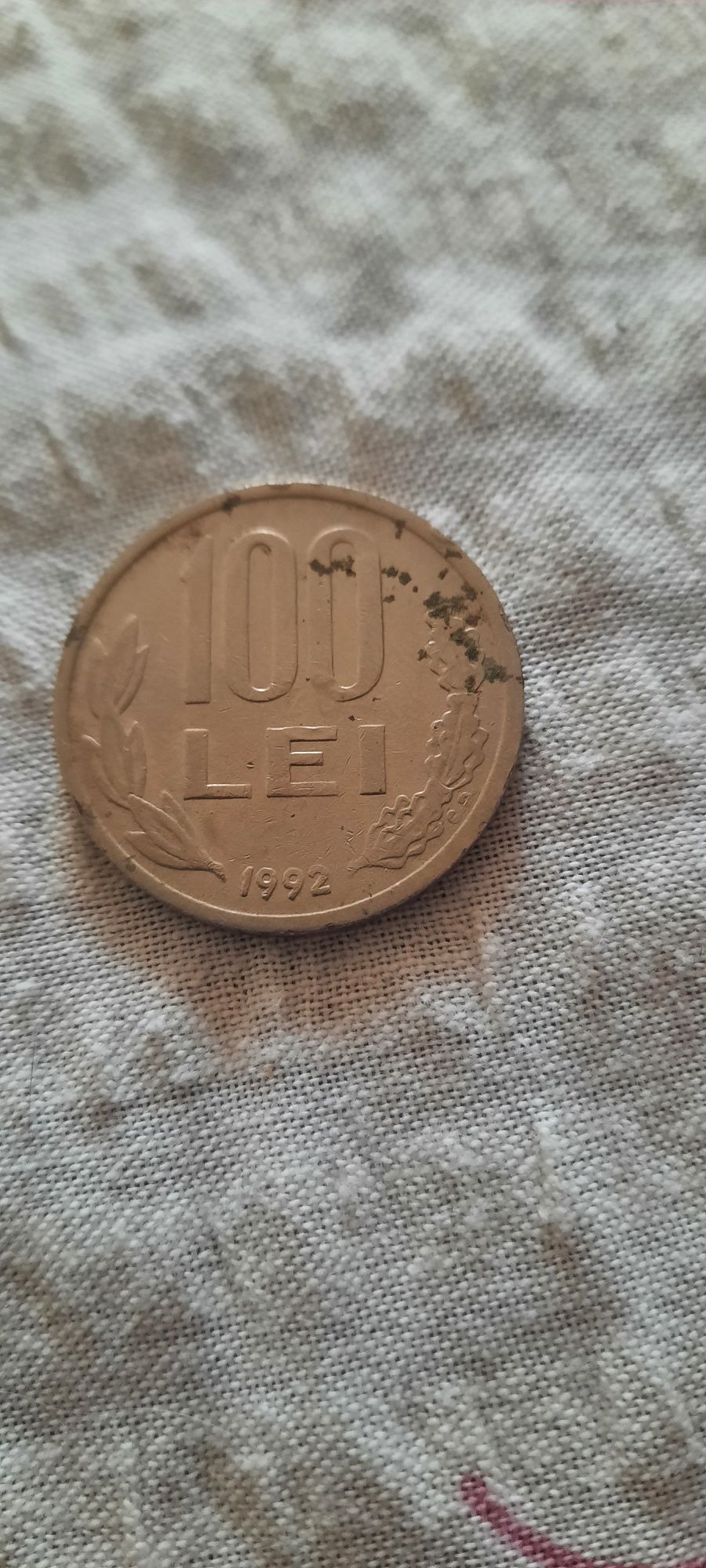 Vând monedă  100 lei din anul 1992