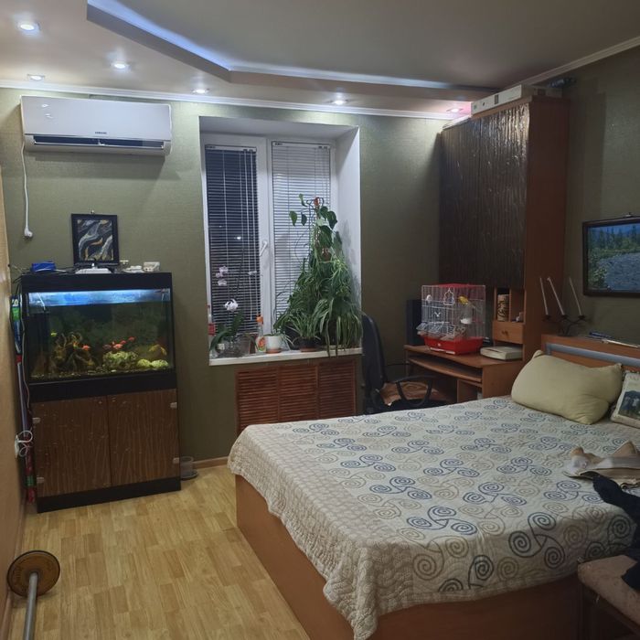 Продается 3хком в 4хком в центре