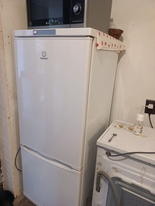 Холодильник INDESIT