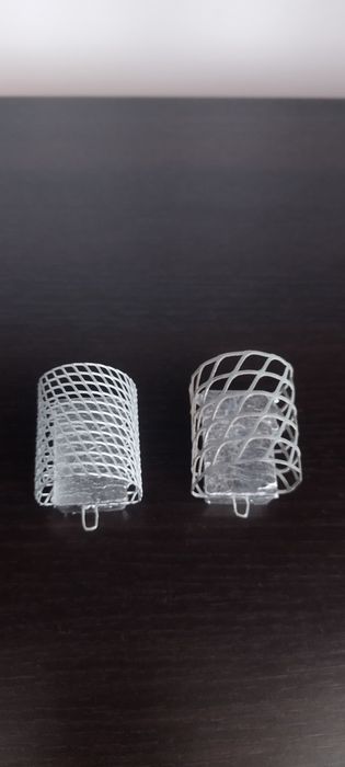 Vând coșulețe cu plasă deasă și plasă rară